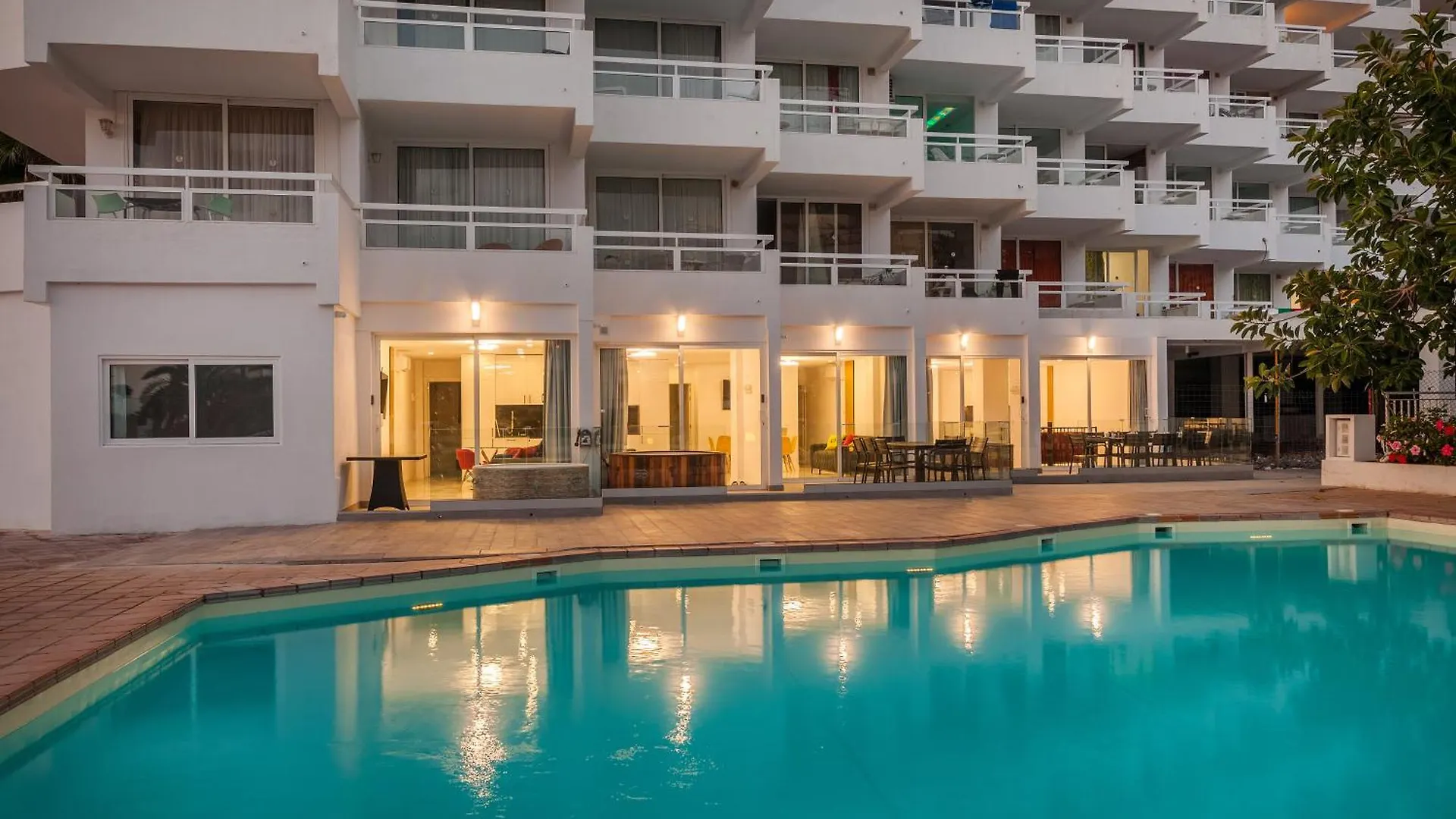 Ponderosa Next To The Pool Apartments With Big Terraces Close To The Beach And Siam Park Playa Fanabe
